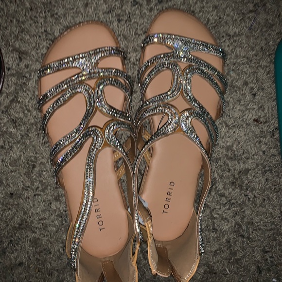 TORRID SIZE 12W NWT BLING SANDALS SUPER SPARKLY - Picture 3 of 3